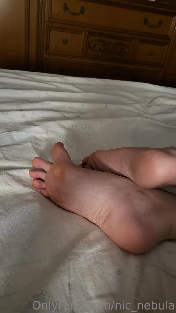 My feet hurt after the long day outside i miei piedi fanno male dopo part 2 