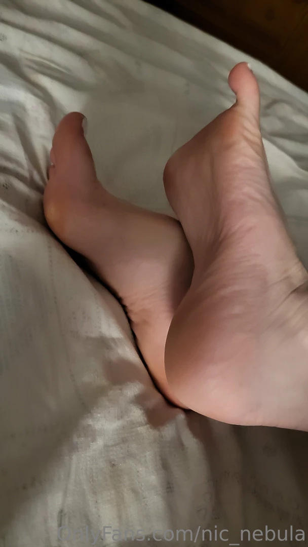 My feet hurt after the long day outside i miei piedi fanno male dopo part 3 