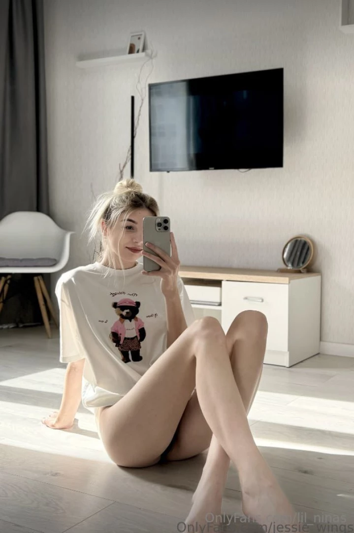 Scrolling cute girl jessie_wings playing with her pussy she looks so part 317 