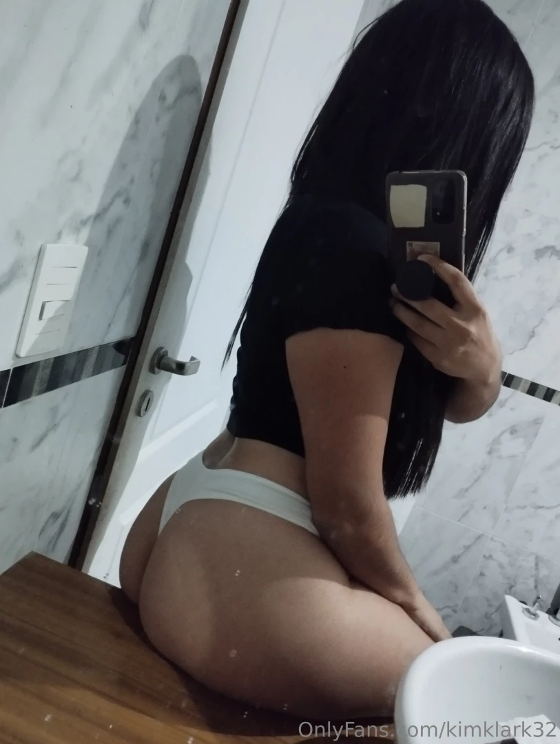 Good morning baby i like caresses in the morning can you help me 