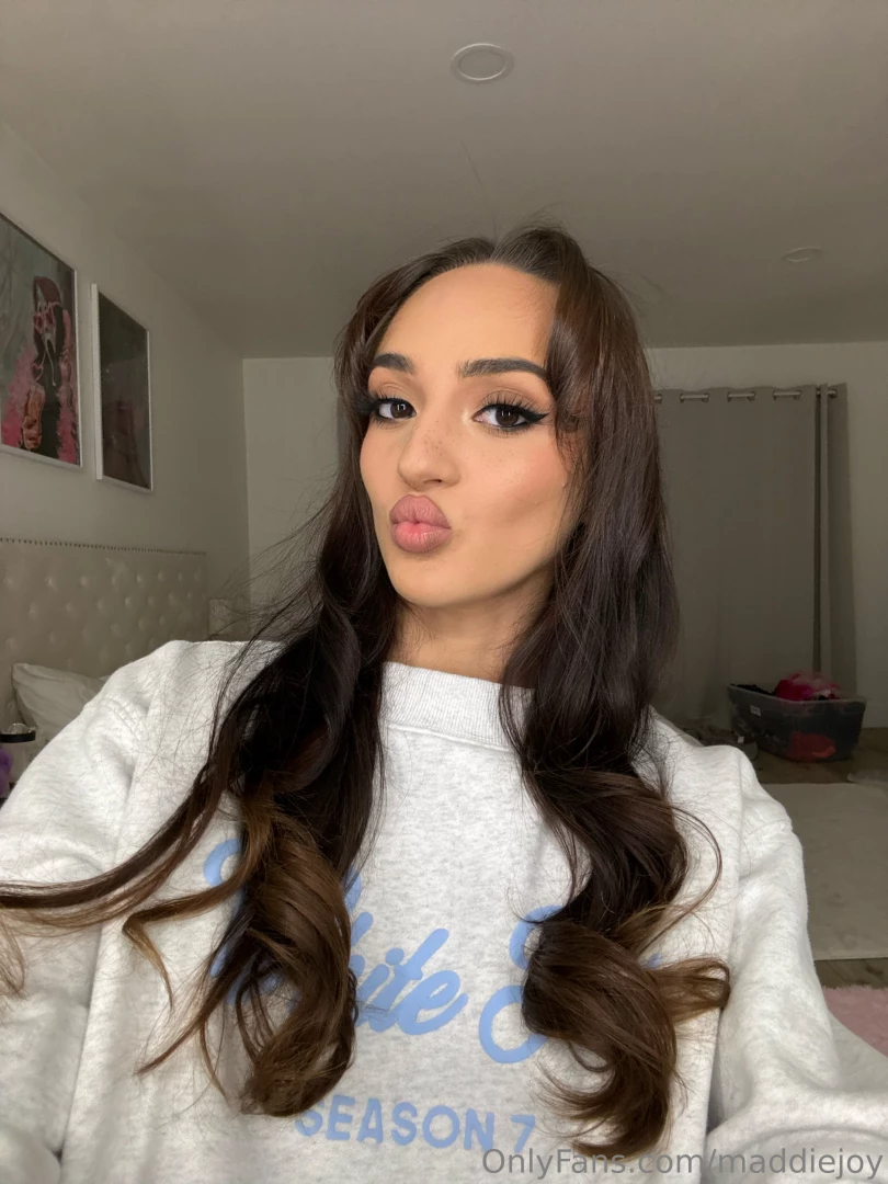 Willing to kiss you all the time 