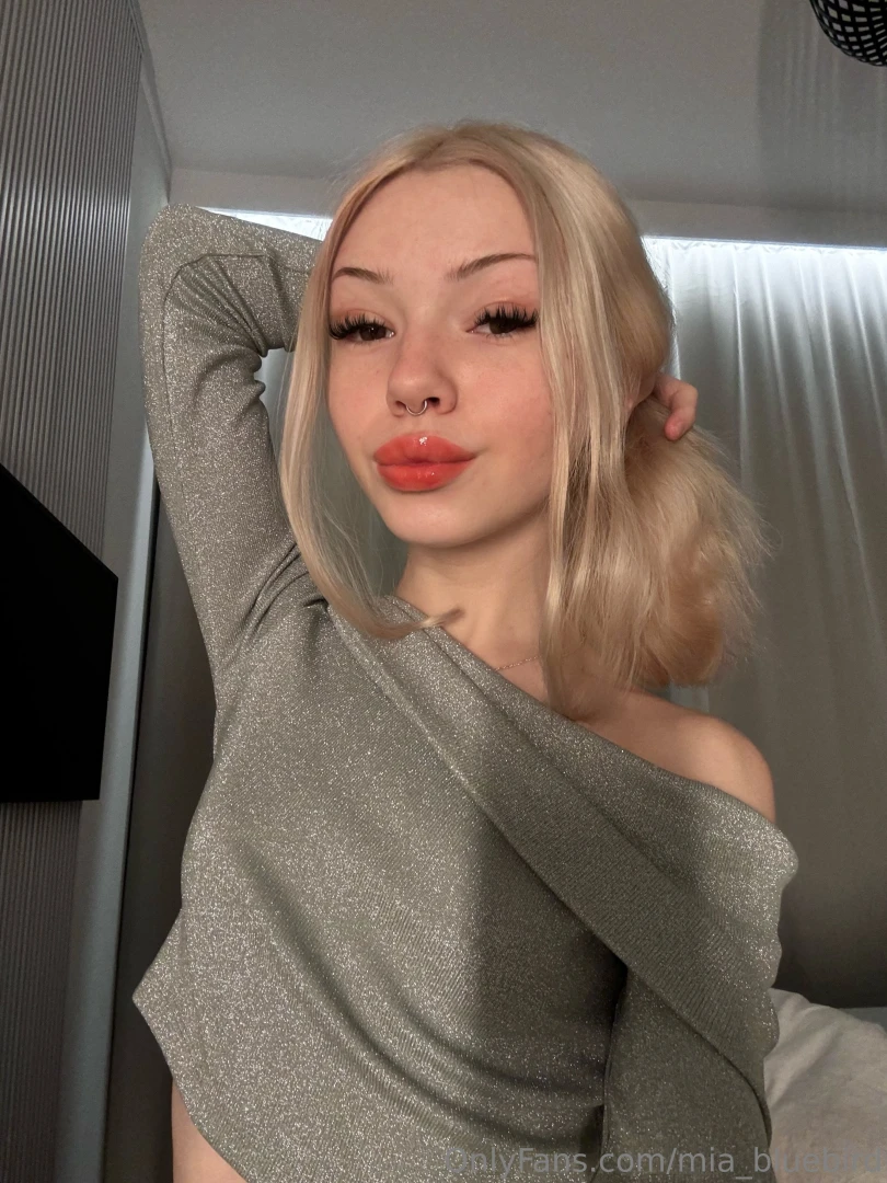 I can t get enough of red lipstick and during the holidays i m all part 1 