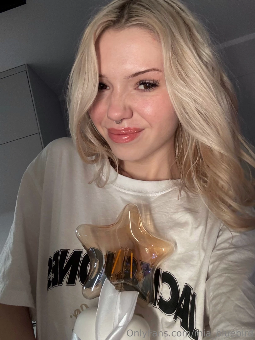 I m gonna go for a little stroll around the city it s so peaceful with 