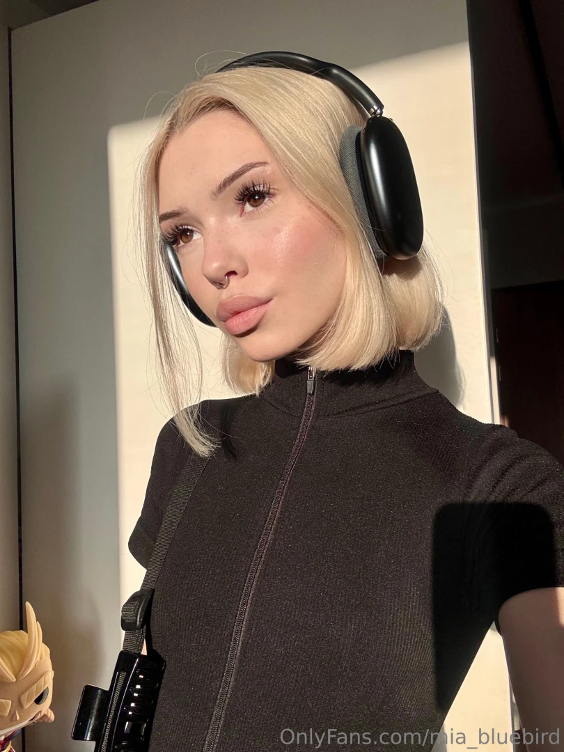 Who knows me well what s playing in my headphones part 1 