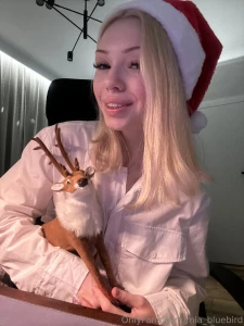 I get so much pleasure from decorating with small christmas ornaments