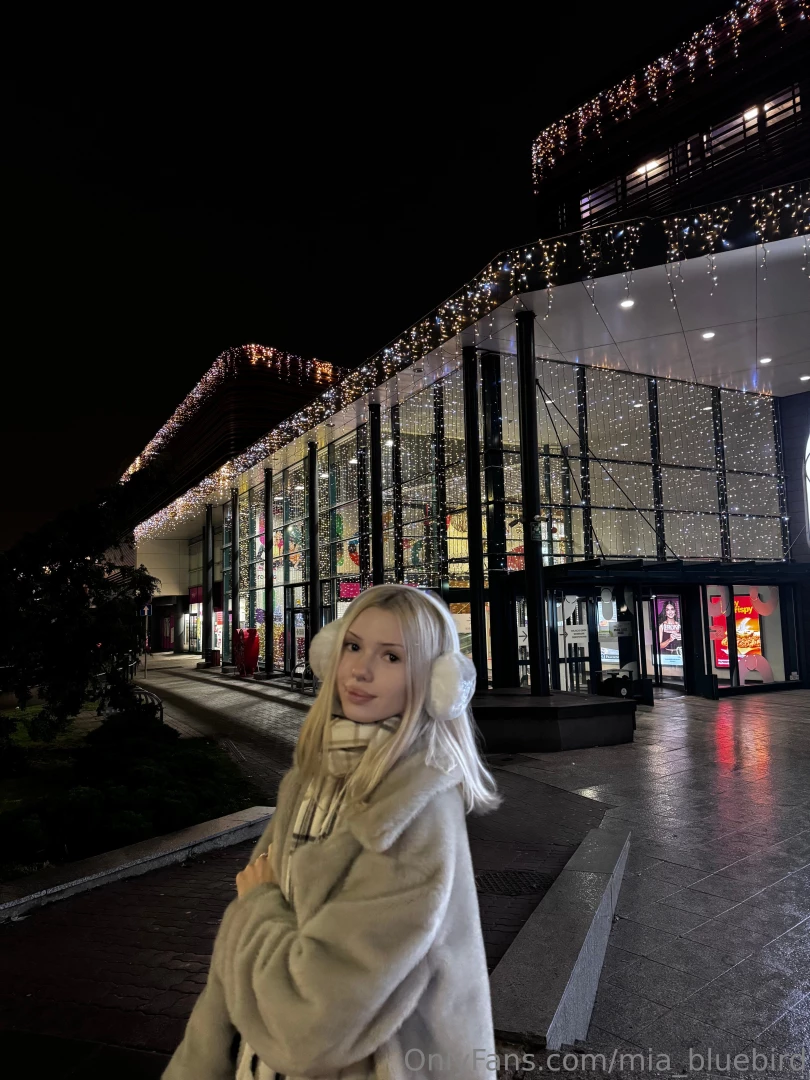 I love seeing how the city changes for christmas 