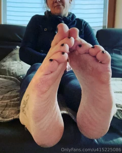 I know you would like to lick them ask me for a video or a cam so you