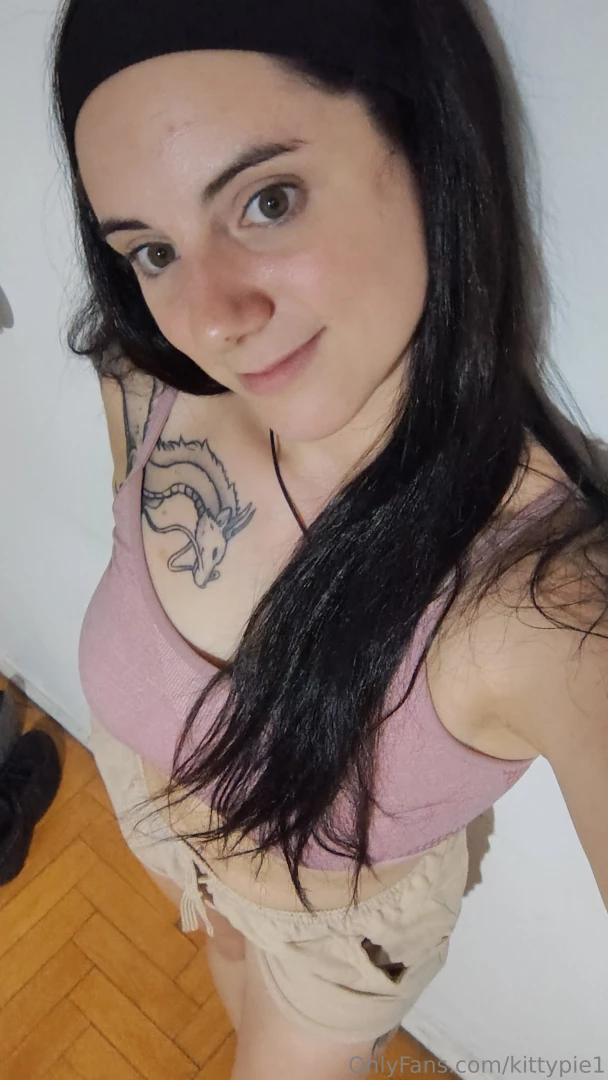 Just got home from work someone to chill with 