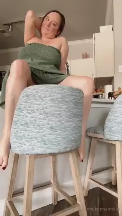 Some silly behind the scenes for you of me making reels would you 