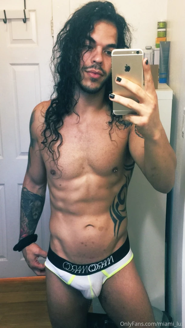 If this post gets 50 in tips i ll throw a lil dick video on my feed 