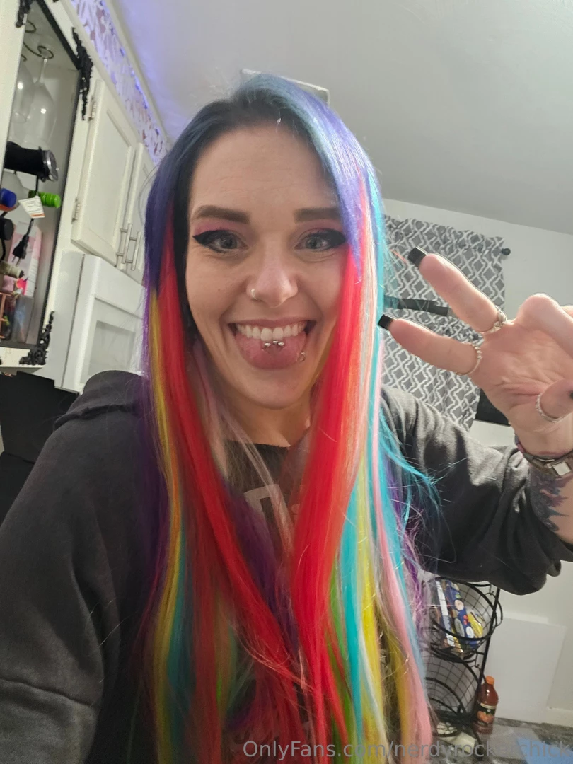 Neon hair vibes someone offer to pull it 