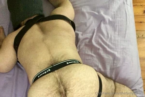 Big hairy thirsty bum cropped part 1
