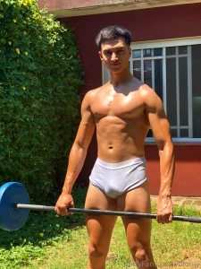 Me encanta entrenar al rayo del sol y broncearse quieres que