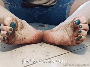 Barefoot gardening to make my feet extra dirty for a custom video let