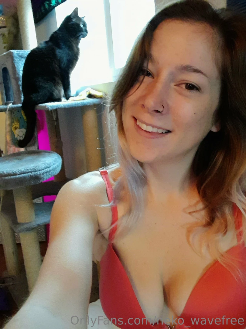 Good morning from your two favorite neko girlsss 