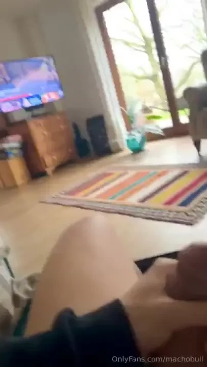 Wanna sit on that straight 21 year old dick 