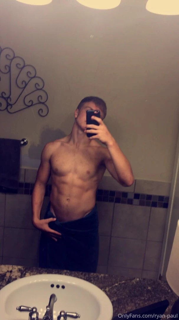 I lowkey forgot about this account but i m back 