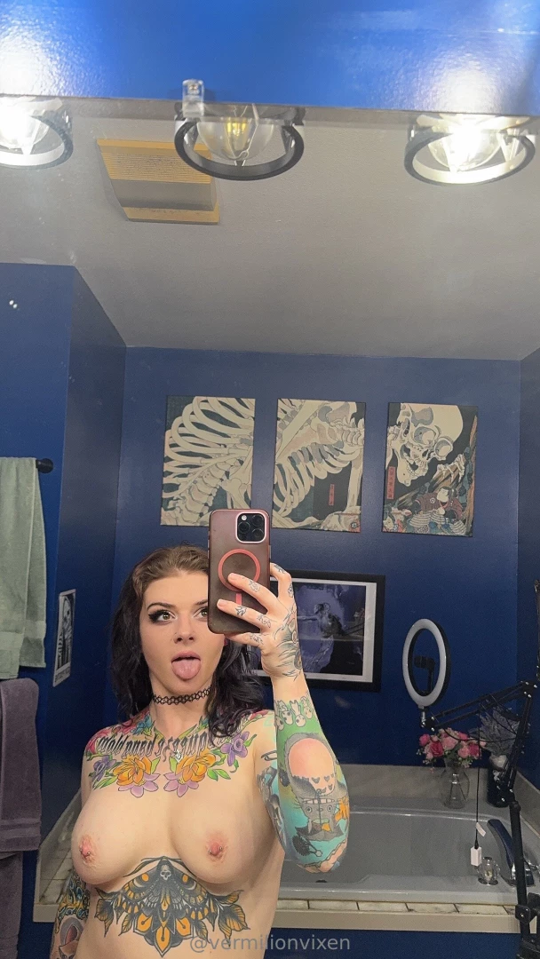 My top subs are getting a brand new anal toy vid in their dms real 