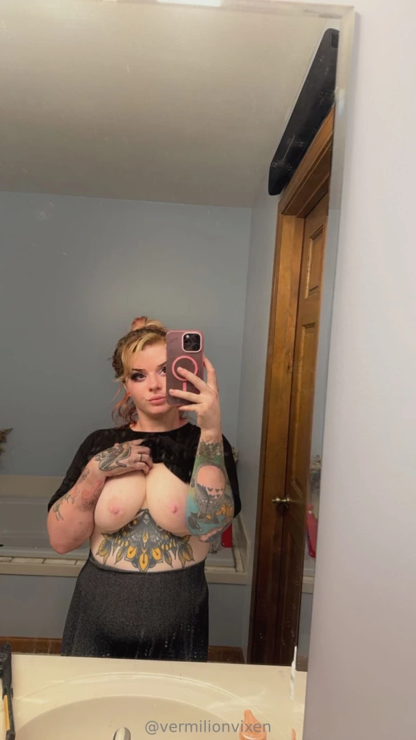 Send a dick pic if this made you hard 