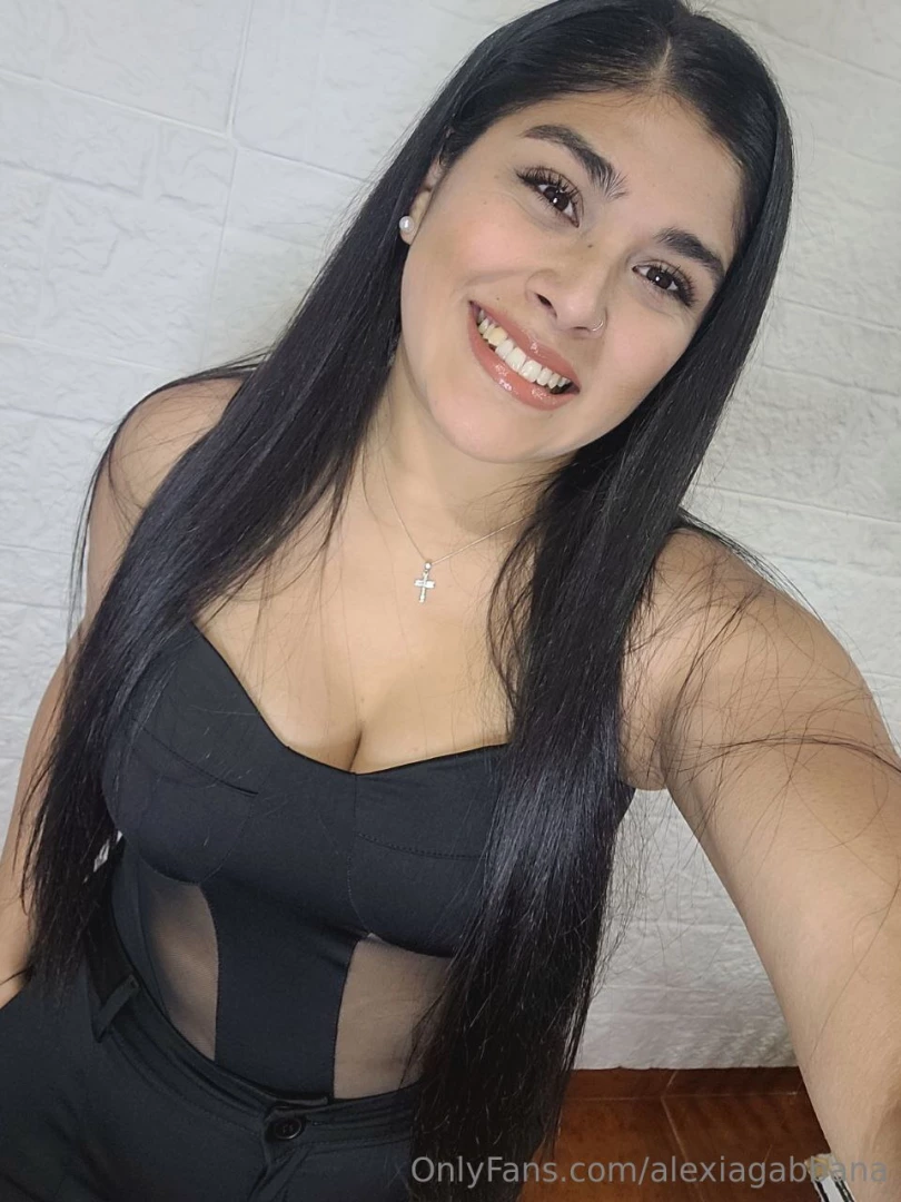 Arianaallure freee subscription hello baby if you want to know me 