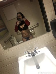 Snuck away d r u n k the bar to take nudes part 1