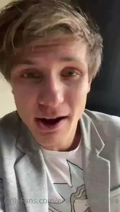 Right now on the lunch with some friends tobbyass1 and 