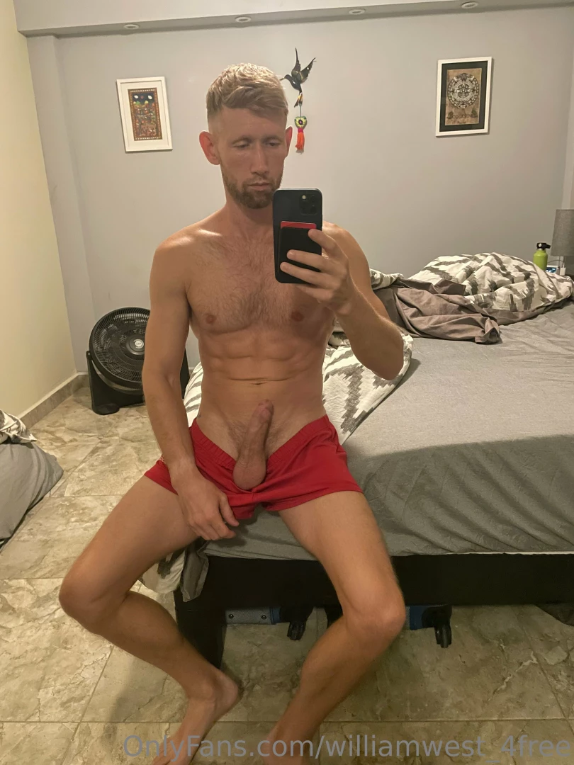 New pic and videos on my premium content page cum on over and check it 