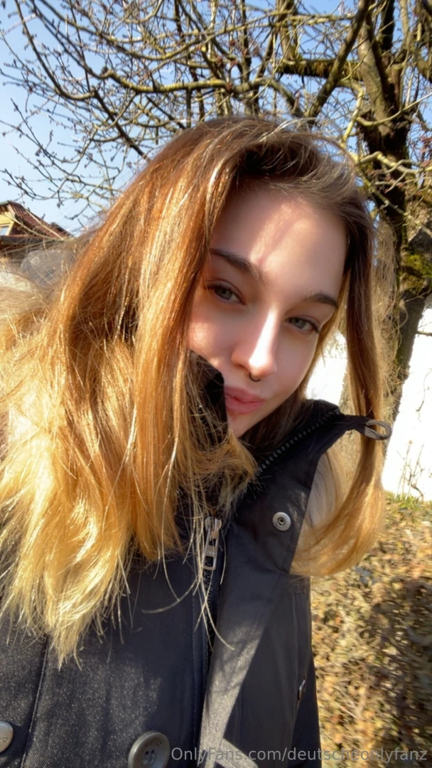 Lilo_nora hey ich bin die nora frische 18 und wie man sieht auf part 1 