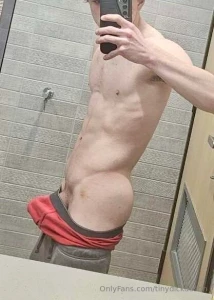 Go check out this hot man with his big cock and his nice body https
