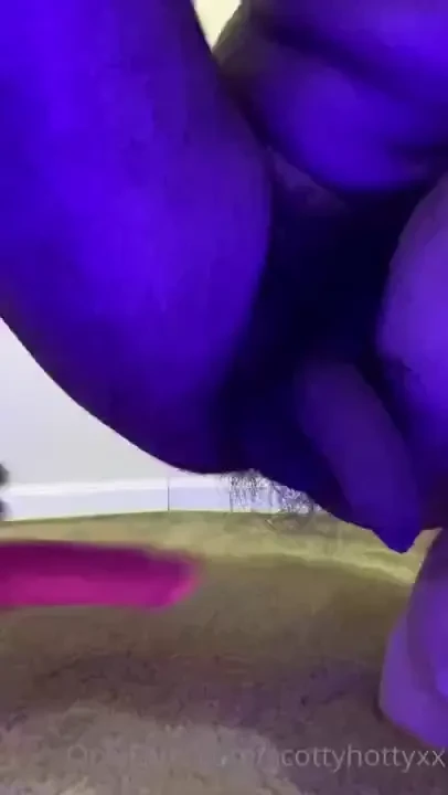 I was so horny last night i had to fuck my hole with 2 dildos l k how 