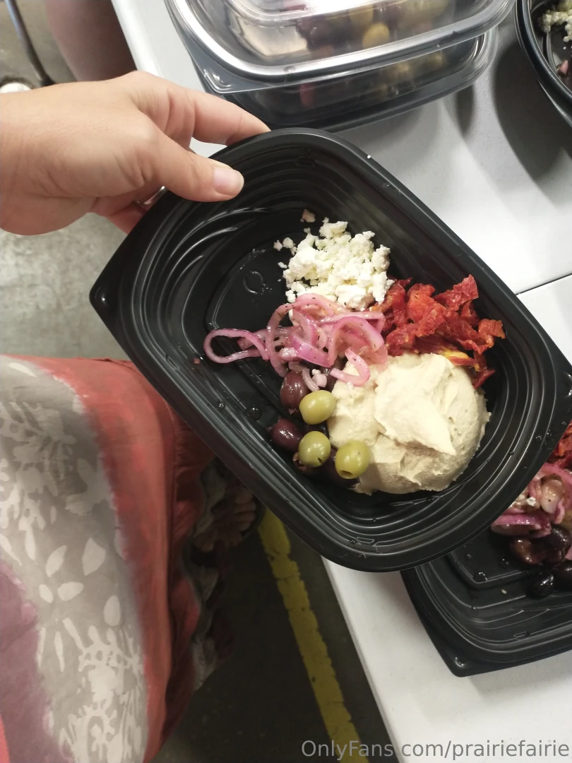 We made a new pizza variety shrimp romesco with arugula so good i 