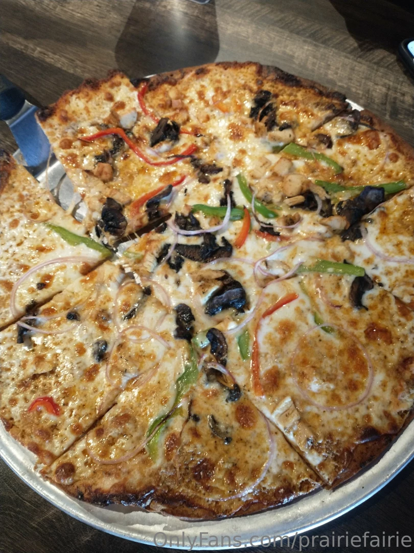 Caught a boxcar pizza over the weekend while truck shopping pretty part 1 