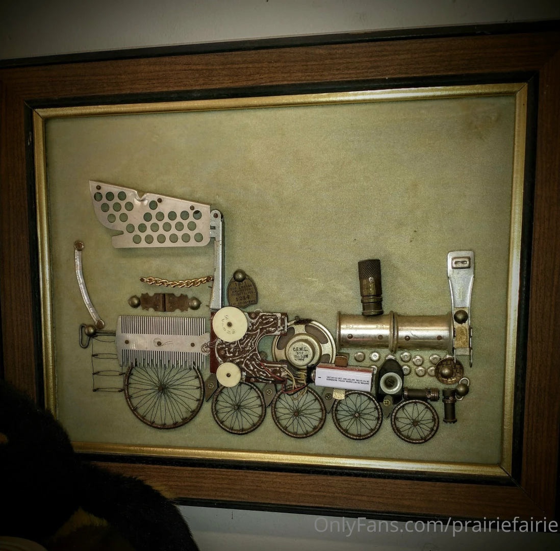 This is really cool we took the littles to an antique shop and this 