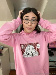 4 pics as much as i love black pink makes me too cute