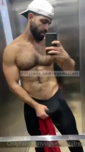 I just came horny as hell from the gym can somebody help me pls