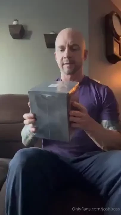 New toy unboxing video i got this brand new vibrating thrusting cock 