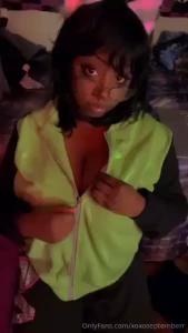 A cute lil vid 3 my zipper got stuck tho lol