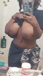 I have very few cute clothes left rn since half of my stuff is packed