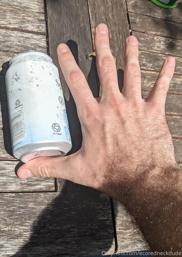 Anybody into big hands 