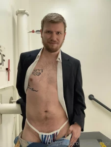 Throwback to my first stairway nudes