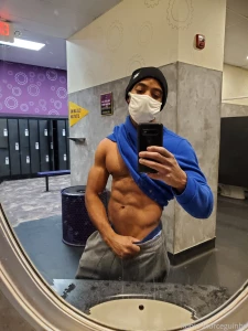 Felt a lil swole so i had to flex should i have just taken it all off