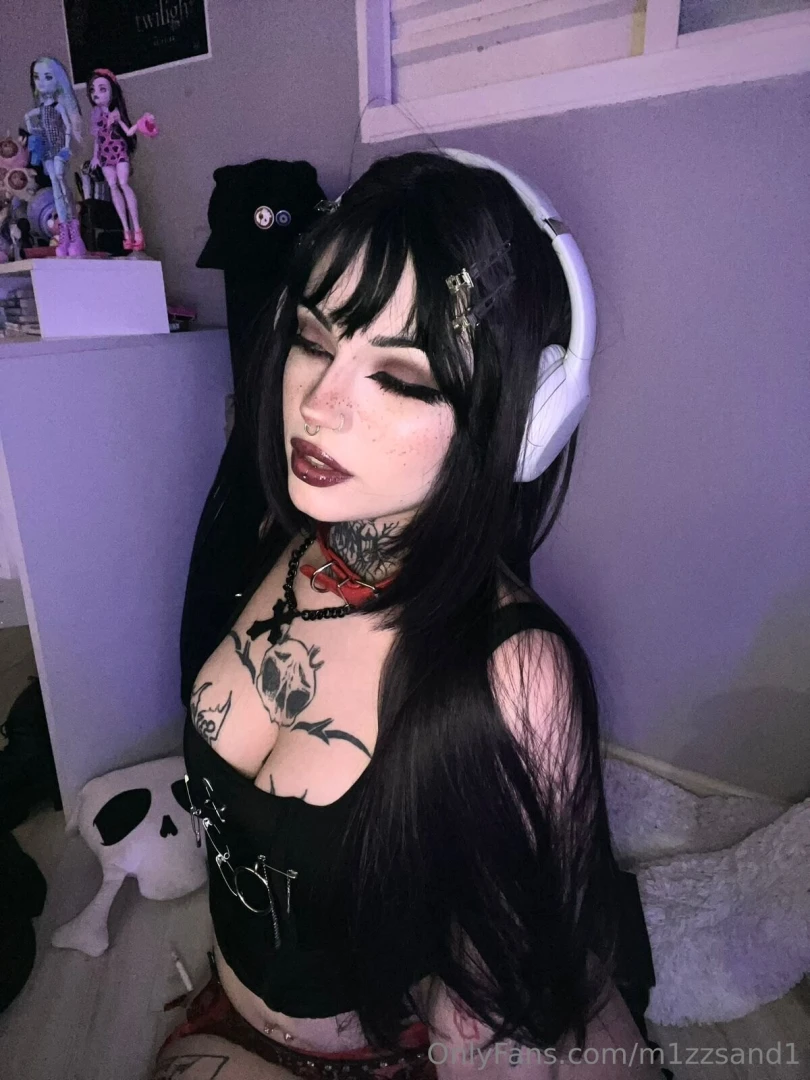 They say i look dangerous wait until i touch you i m waiting for you 