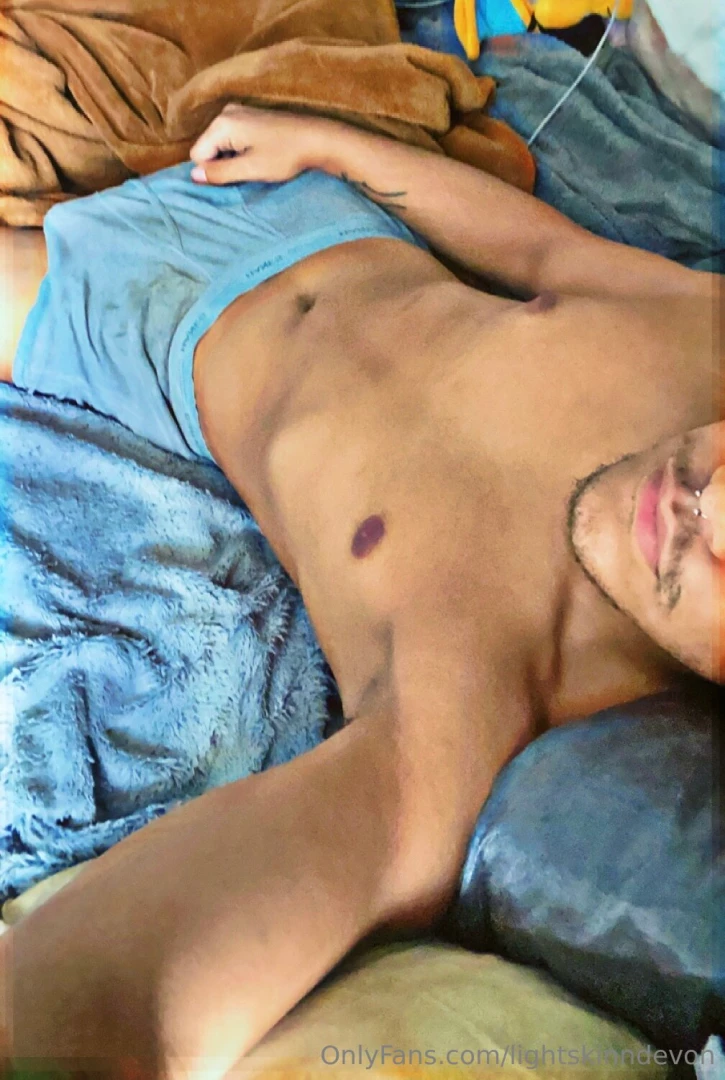 Morning sexy come lay with me 