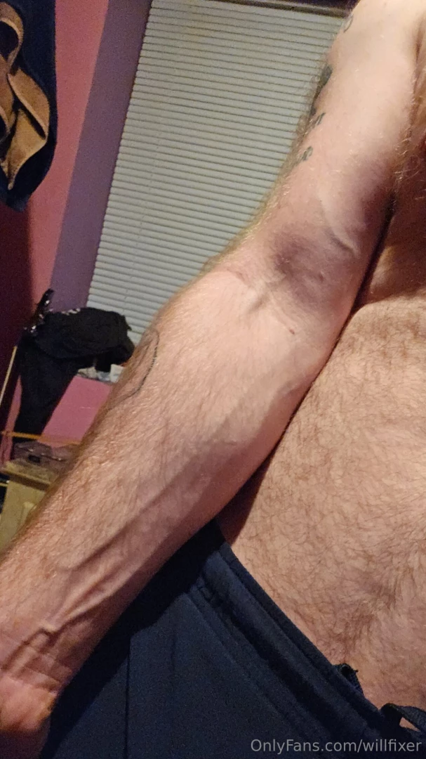 Someone told me they were into arms anybody else like arms i have arms 