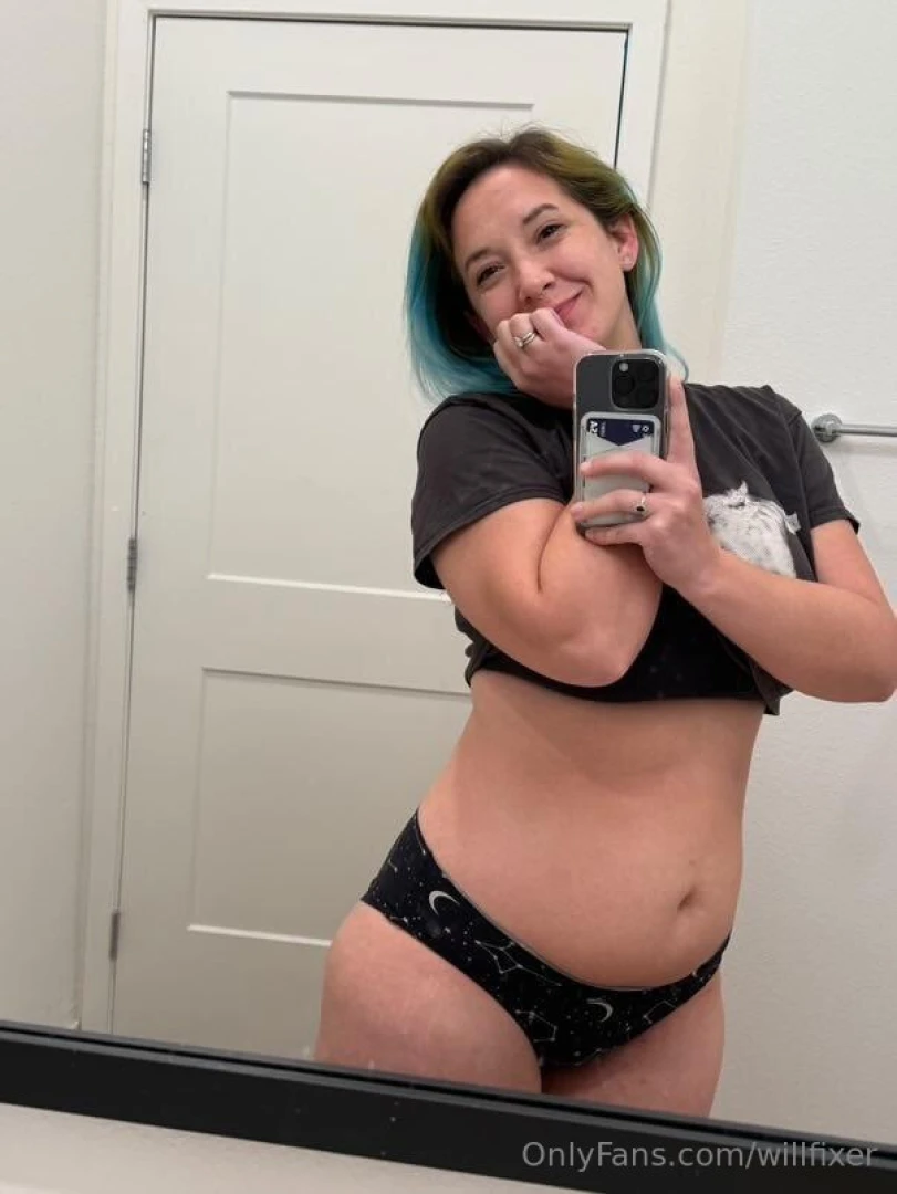 My real life friend hypheng is new to the creator game she is visiting part 1 