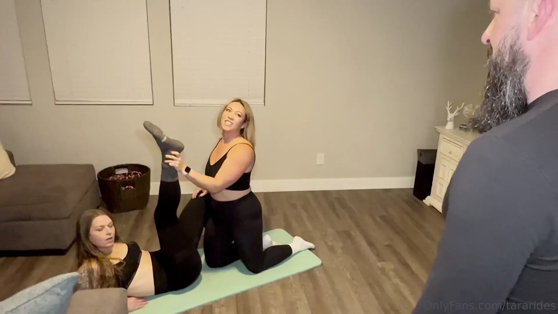 So excited to show you guys this extra hot threesome scene i did a 