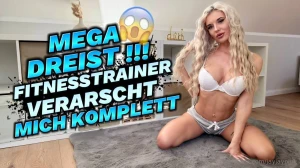 Motiviertes fitnessbunny verdient sich ihre gratis trainingsstunde