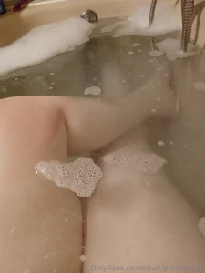 Wanna buy my bath water p