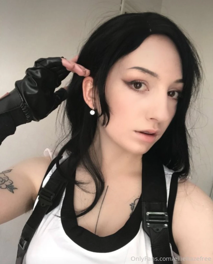 Who else should i cosplay as comment below 