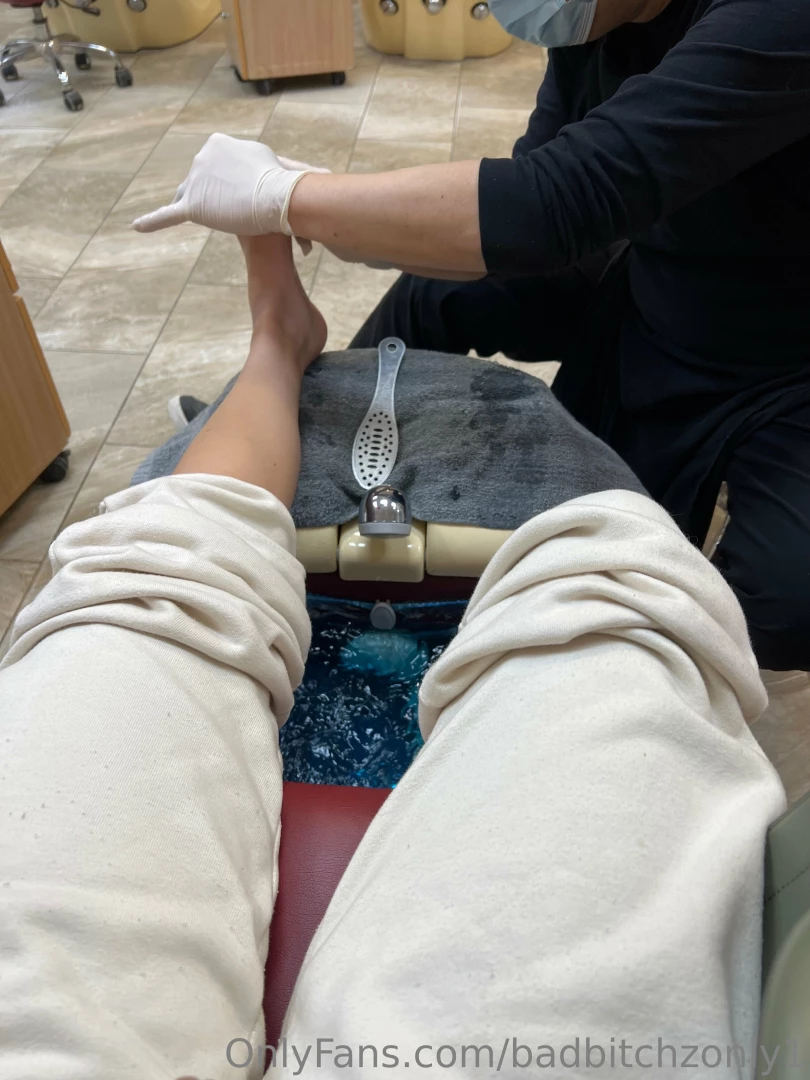 Who wants to see when i m done with toes and nails 